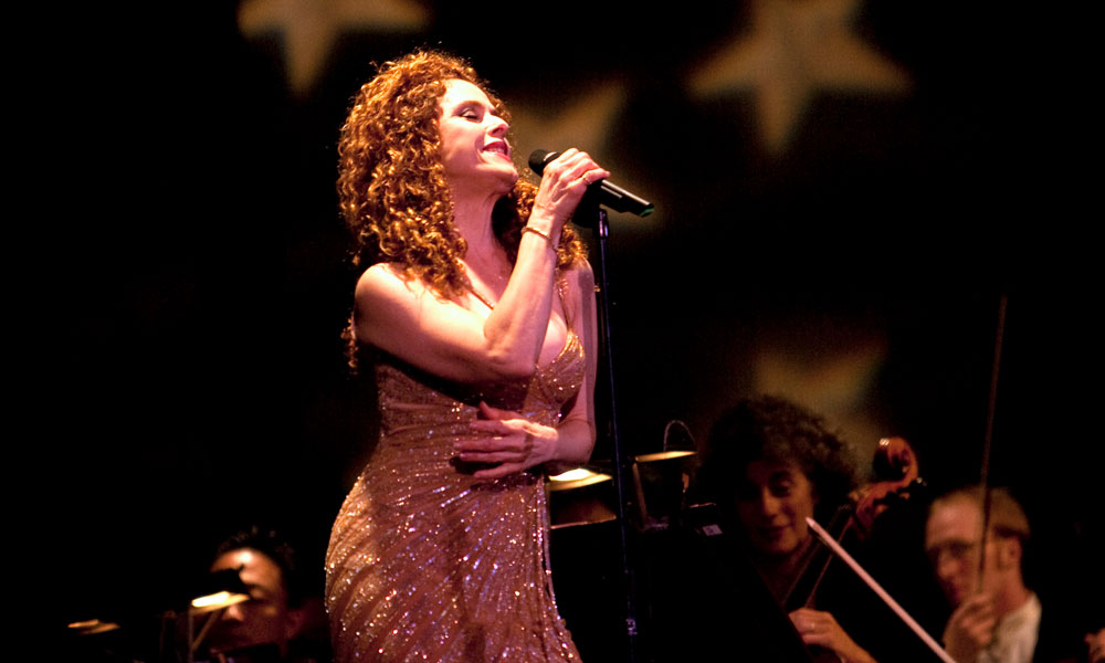 09-sas-peters Bernadette Peters